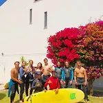 Casa de hóspedes Sandycamps Surf House *