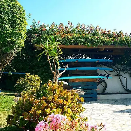 Гостевой дом Sandycamps Surf House