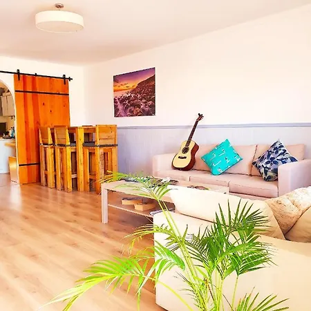 Гостевой дом Sandycamps Surf House Балеал