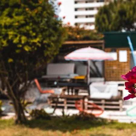 Sandycamps Surf House Affittacamere *