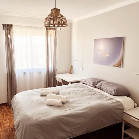 Sandycamps Surf House Гостевой дом